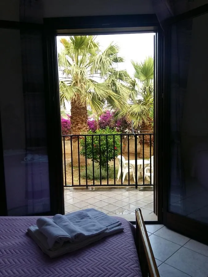 Villa Hibiscus Rosso Donnalucata