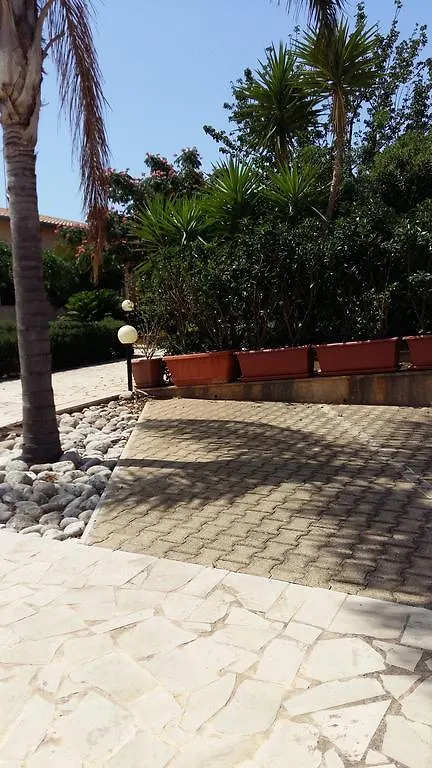 Villa Hibiscus Rosso Donnalucata  Italien